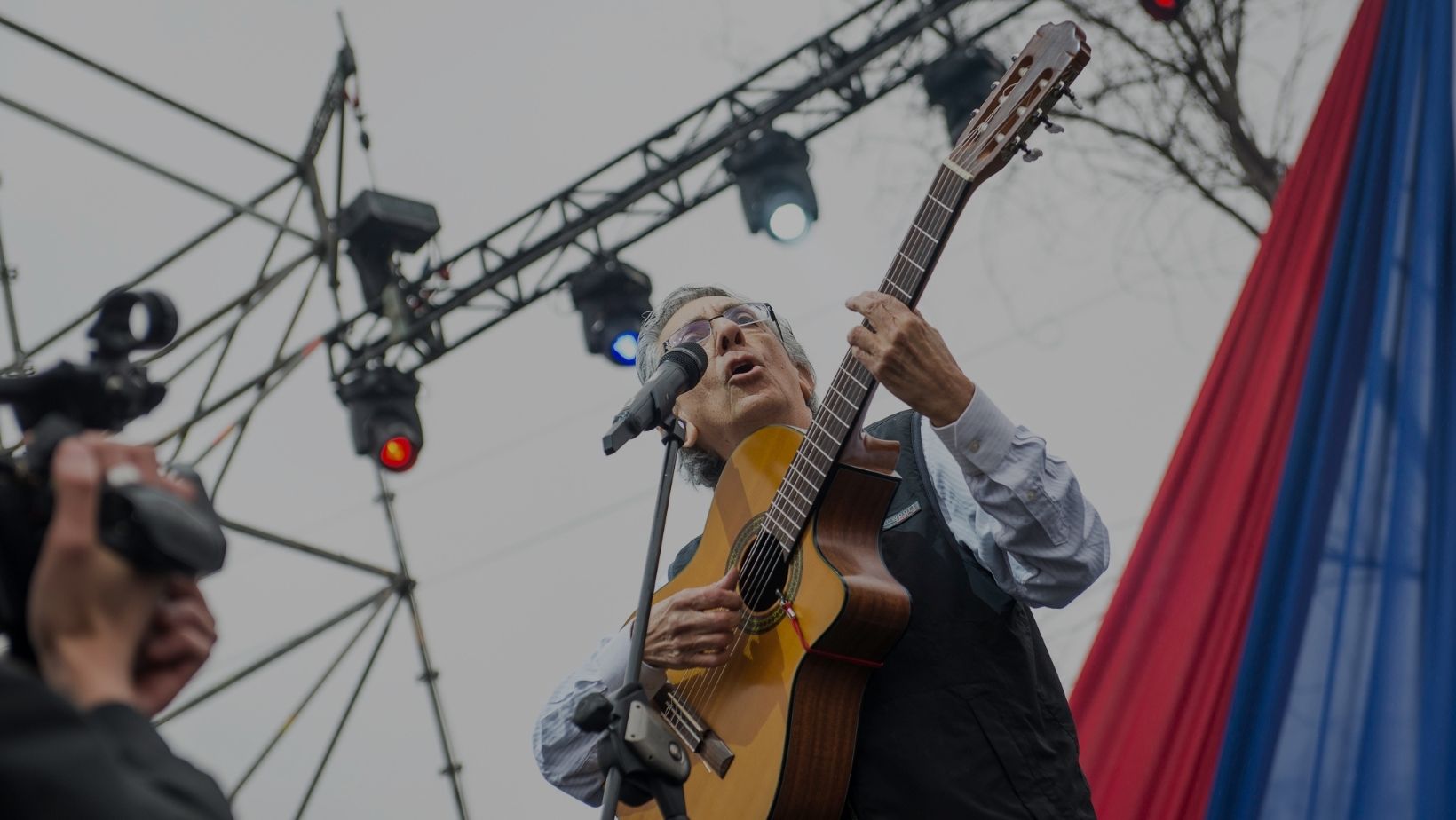 Rodrigo Sotomayor en el escenario